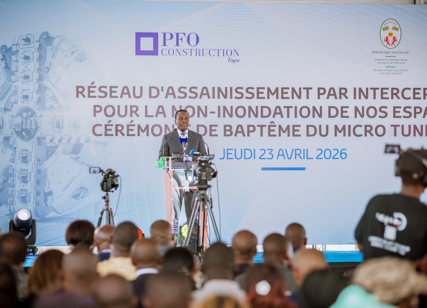 521b50e5d9858159e6aeebf5 L