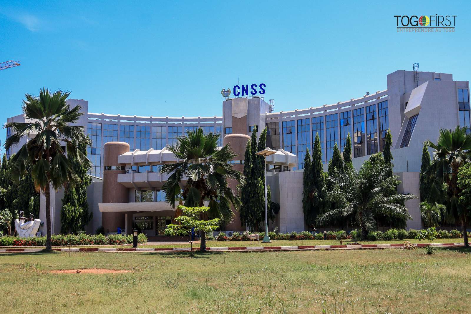  Siège social de la Caisse Nationale de Sécurité Sociale du Togo (CNSS Togo)