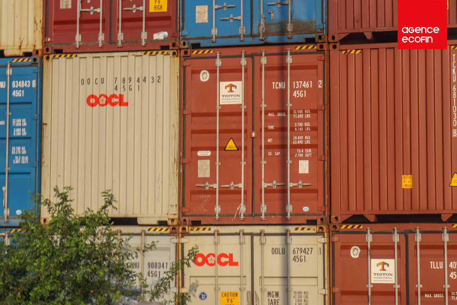 Pile de centenaire au port autonome de Lomé