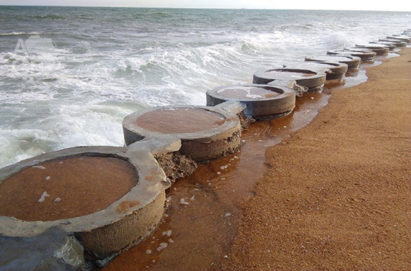 Expérimentation d'un dispositif de lutte contre l'érosion côtière sur la  plage du centre-ville - Le Lavandou