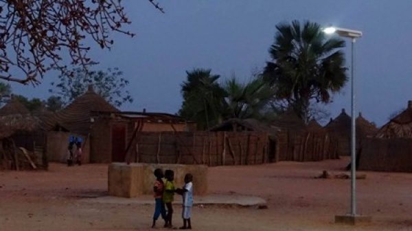 Togo : lancement du projet “Café-Lumière” pour l’électrification rurale