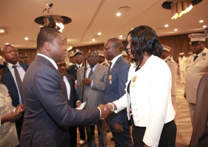58&egrave; anniversaire de l&rsquo;ind&eacute;pendance: Stanislas Baba du MCA et Sandra Ablamba Johnson de la CCA ont &eacute;t&eacute; d&eacute;cor&eacute;s pour leur m&eacute;rite