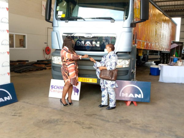 Van Vliet supplies new trucks to BB Lomé
