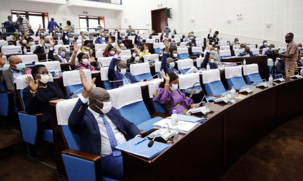 Au Togo, les députés adoptent le budget exercice 2022 qui s’établit à 1779 milliards FCFA