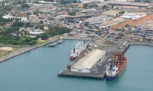 Togo : les contre-performances des r&eacute;exportations et du phosphate, font chuter les exportations de biens en 2017