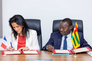 The French Secretary of State in charge of the Francophonie inks financing agreement for a hospital rehabilitation in Togo