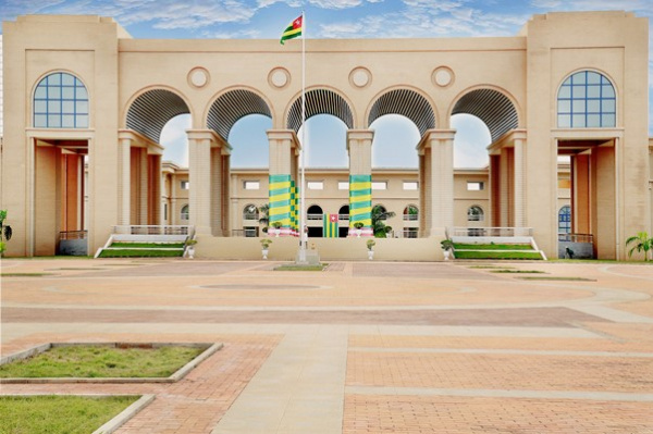 Togo: President Gnassingbé requests second reading of the revised constitution