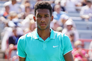 Soutenu par la BNP Paribas et l'ONG CARE, F&eacute;lix Auger-Aliassime s'engage pour l'&eacute;ducation au Togo