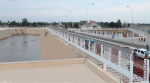 A Lom&eacute;, le Projet d&rsquo;Infrastructures et de d&eacute;veloppement Urbain va interconnecter des bassins de r&eacute;tention d&rsquo;eau