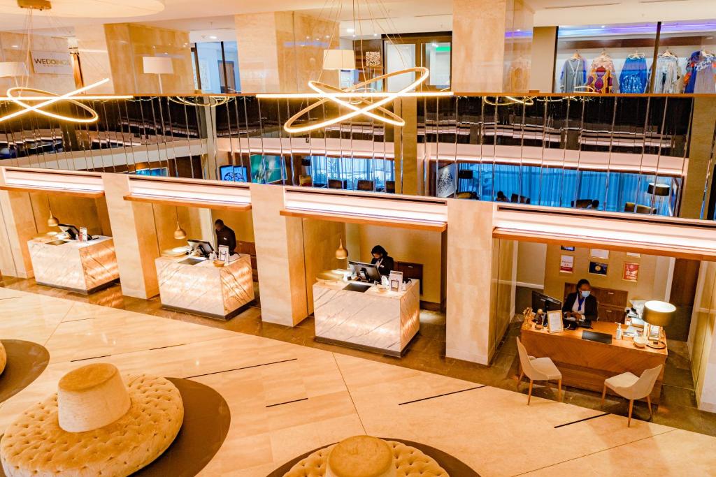 services-au-togo-forte-progression-annuelle-mais-volatilite-marquee-en-fin-2025