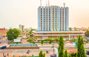 Risques environnementaux : dans quels secteurs les banques togolaises sont le plus expos&eacute;es?