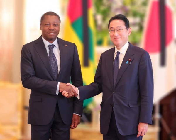 Faure Gnassingbé discute coopération avec le Premier ministre du Japon