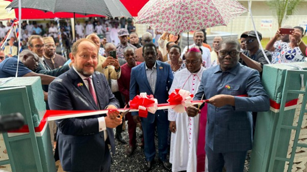 Togo : un nouveau pôle Mère-Enfant inauguré à Elavagnon