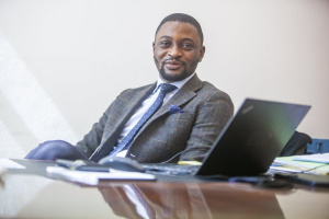 Abdul-Fahd Fofana : portrait d&rsquo;un jeune ministre &agrave; l&rsquo;ascension fulgurante