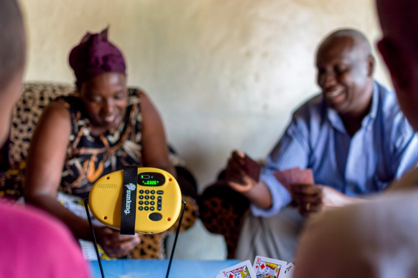 Togo : le « Pay-As-You Go » de l’ONG Jeunes Volontaires pour l’Environnement, facilite l’accès au solaire