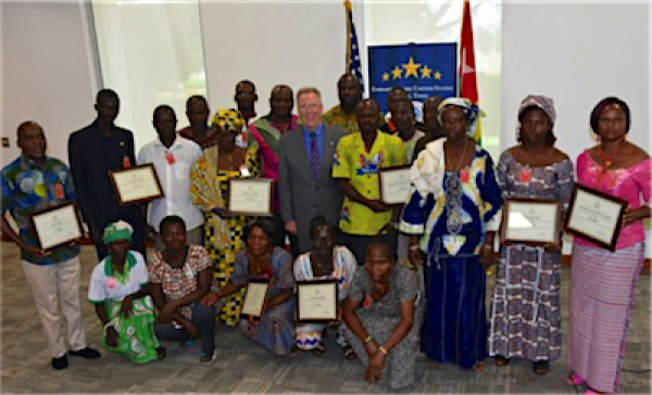 Togo : 40 000 dollars du programme américain Self Help pour des projets de développement communautaire