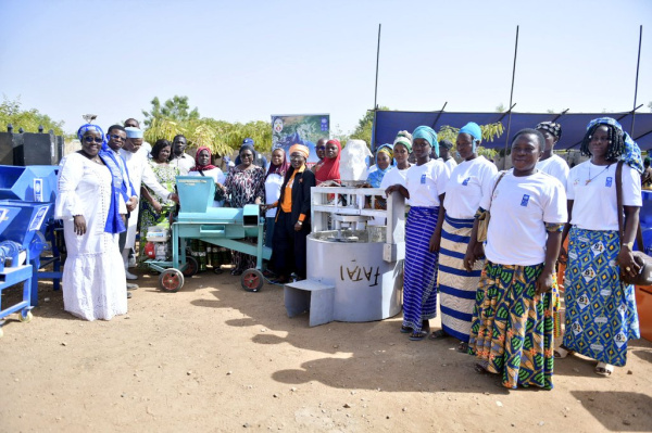 Entrepreneuriat : dans les Savanes, les femmes b&eacute;n&eacute;ficient de dons d&rsquo;&eacute;quipements agricoles du PNUD