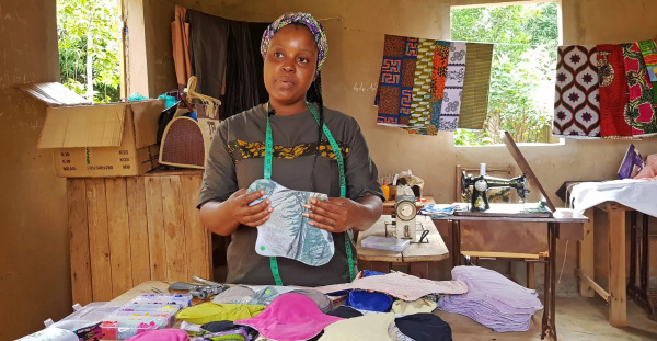 Elsa M’béna BA, la Togolaise qui fabrique des serviettes hygiéniques réutilisables