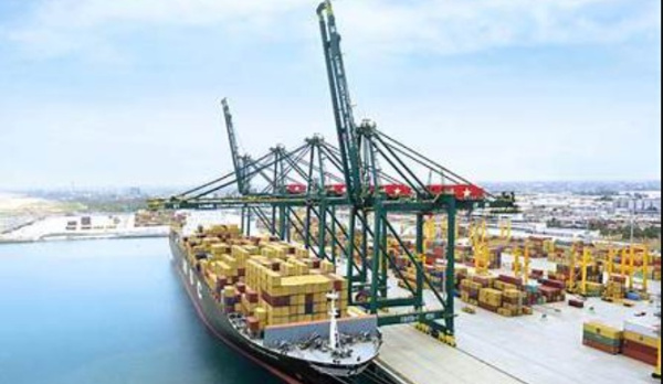 Comment le Port de Lom&eacute; tire parti de la fermeture du d&eacute;troit d'Ormuz