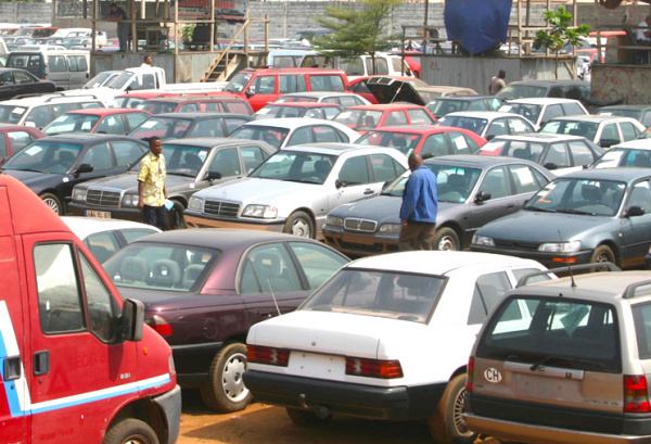 Freight forwarders blocked activity at Lomé’s used cars parks on Monday