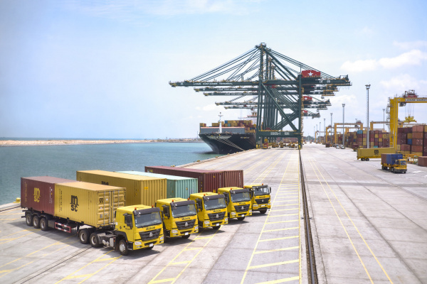 Inspection of warehouse and storage facilities underway at the port of Lomé