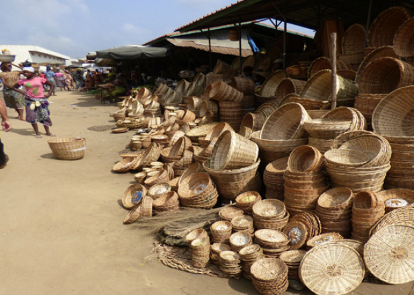 Youth and women entrepreneurs invited to participate in a call to tender for works at markets in Lomé