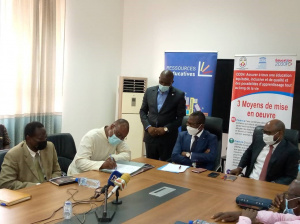 Togo : le gouvernement et les syndicats de l&rsquo;&eacute;ducation signent un m&eacute;morandum d&rsquo;entente