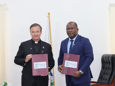 cooperation-universitaire-l-universite-de-lome-signe-un-accord-avec-creighton-university