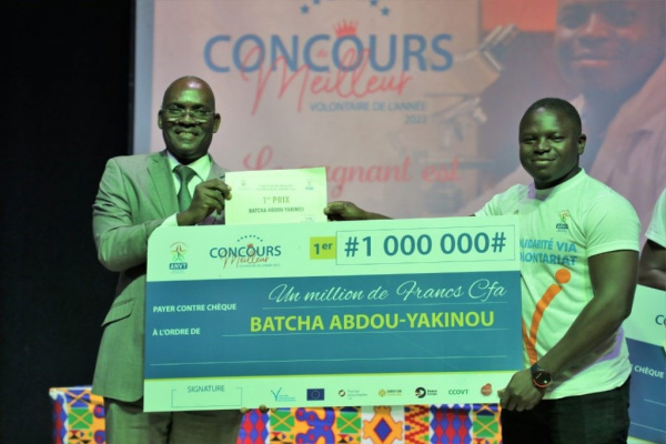 Sacré Meilleur volontaire togolais de l’année 2022, Batcha Abdou-Yakinou décroche 1 million FCFA