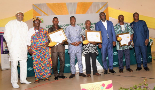 Des producteurs togolais honor&eacute;s pour la pr&eacute;servation de la biodiversit&eacute; dans la culture du cacao