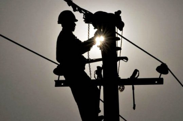 Togo : la compagnie publique d’électricité réduit les frais de raccordement à l’électricité de 30%