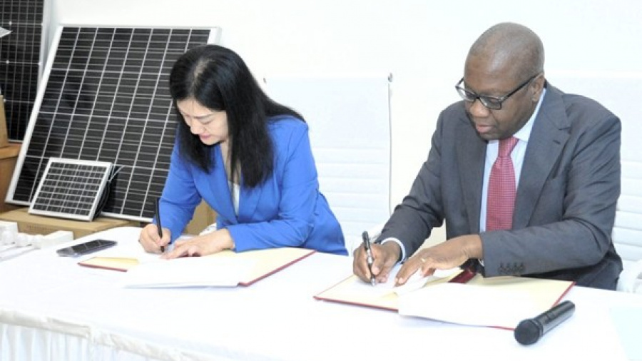 projet-africa-solar-belt-la-chine-offre-3900-kits-solaires-au-togo