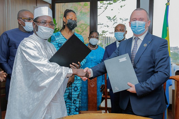 Le Togo signe un accord quinquennal d’importation du bois gabonais