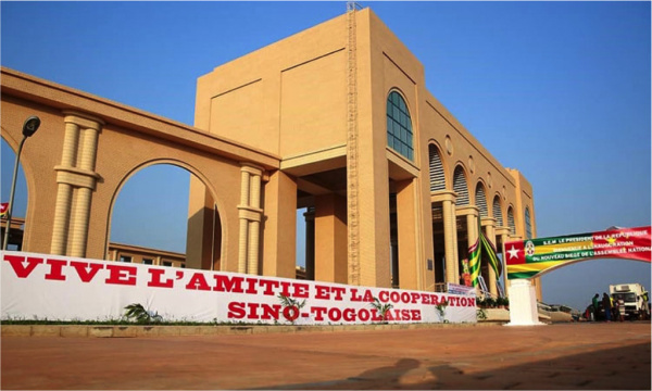 Promesse tenue : le Chef de l’Etat Faure Gnassingbé a inauguré le nouveau siège de l&#039;Assemblée Nationale