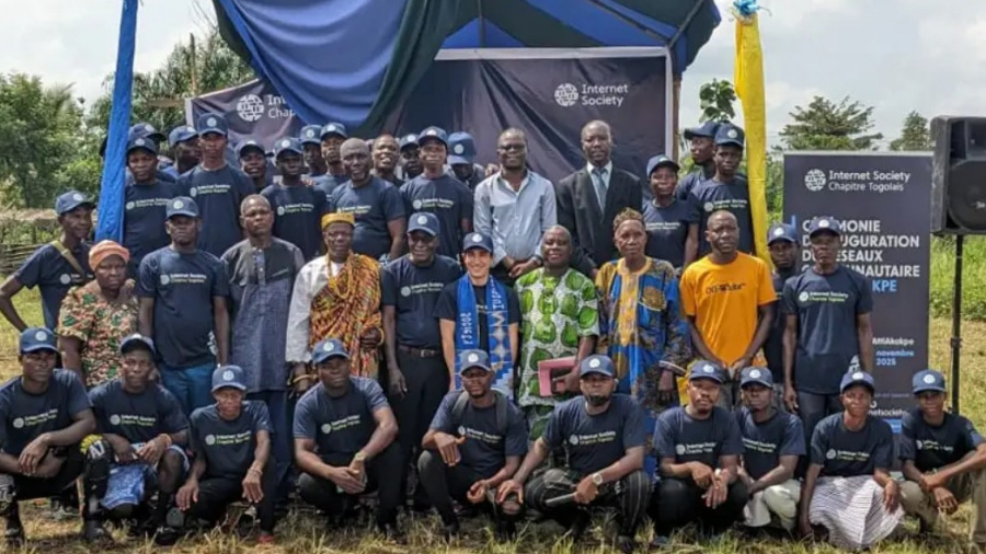 internet-society-togo-connecte-le-village-d-atti-akakpe-au-monde