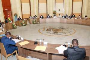 Covid-19: face &agrave; l'explosion des contaminations, le gouvernement annonce des contr&ocirc;les plus renforc&eacute;s