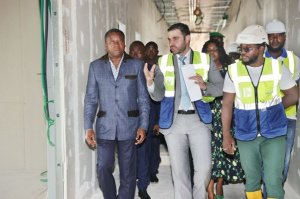 Togo : Faure Gnassingbé en visite de terrain sur le chantier de réhabilitation du CHU de Kara