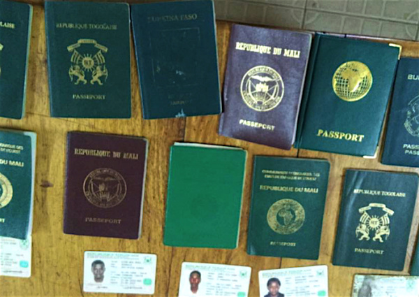 L’office togolais anti-drogue a saisi un important lot de détergents et de documents d’identité contrefaits.