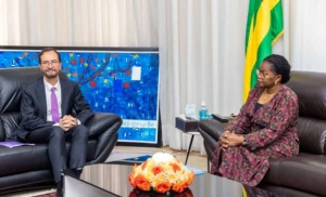 Le patron des certifications ISO fait la promotion des normes &agrave; Lom&eacute;