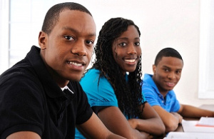 Togo : Faure Gnassingb&eacute; rel&egrave;ve &agrave; 25% la part de march&eacute;s publics r&eacute;serv&eacute;e aux jeunes et femmes