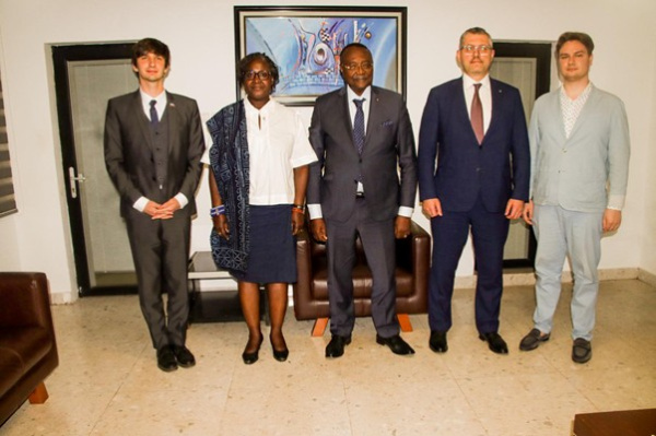 S&eacute;curit&eacute; alimentaire, industrie mini&egrave;re et &eacute;nergie : Lom&eacute; et Moscou explorent de nouvelles opportunit&eacute;s d&rsquo;affaires