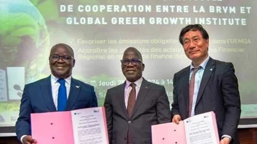 la-brvm-s-allie-a-la-gggi-pour-promouvoir-la-finance-verte-dans-les-huit-pays-de-l-uemoa
