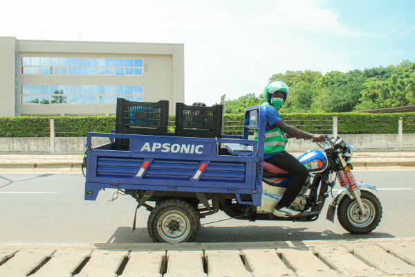 Au Togo, Gozem permet désormais de réserver en ligne des tricycles bagages