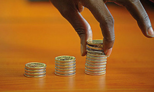 More Togolese prefer trusting their savings to friends and relatives than to traditional financial institutions