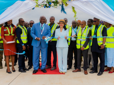l-aeroport-de-lome-inaugure-deux-nouveaux-parkings-pour-gros-porteurs