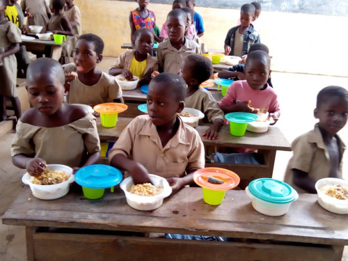 Cantines scolaires : l&#039;ANADEB va passer le relai aux collectivités locales