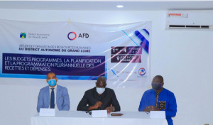 Greater Lomé district holds public management workshop for its agents