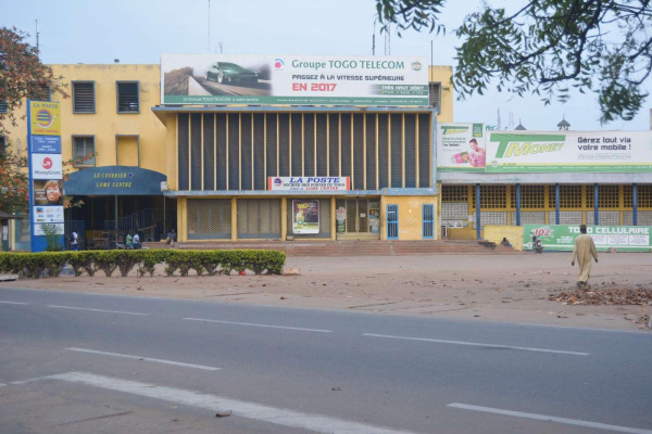 In Grand Lomé, market sellers are being sensitized about using e-payment tools to prevent the spread of the Coronavirus