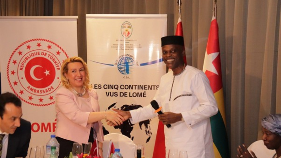 Coop&eacute;ration &amp; Partenariats : la Turquie en op&eacute;ration de charme au Club Diplomatique de Lom&eacute;