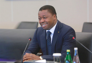 Faure Gnassingb&eacute; parle infrastructures avec les Chinois Poly Technologies et Gezhouba Group